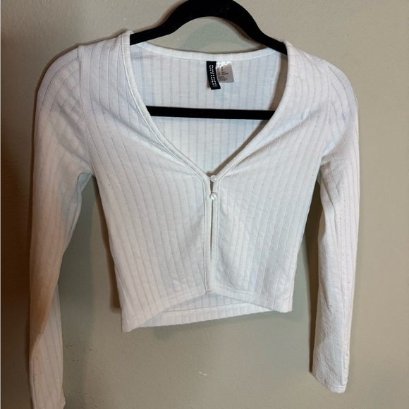 H&M Tops - H&M Divided White Ribbed Long Sleeve Crop Top XS Fitted Cardigan